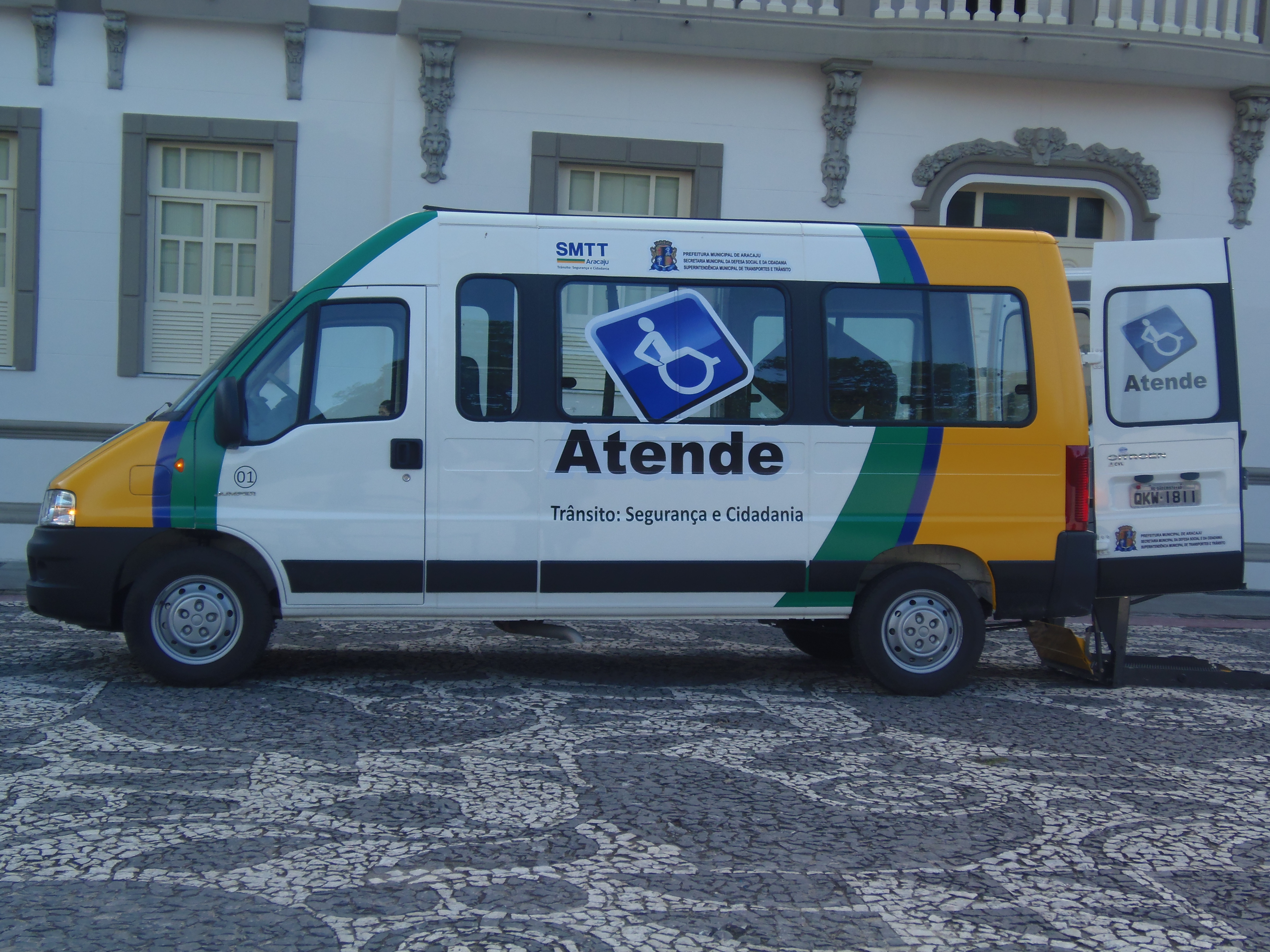 Programa Atende transporta 70 deficientes físicos para consultas e exames - SMTT Aracaju